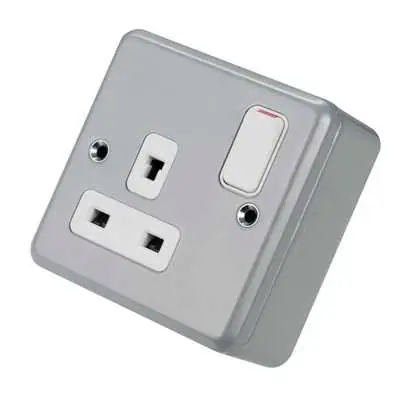 Read more on MK K1247ALM | 13A 1 Gang Double Pole Non Standard Switched Socket Clean Earth, Metal Clad